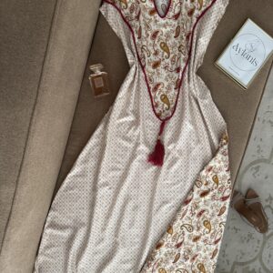 Robe Daraa Longue Fluide à Motifs Orientaux et Pompons